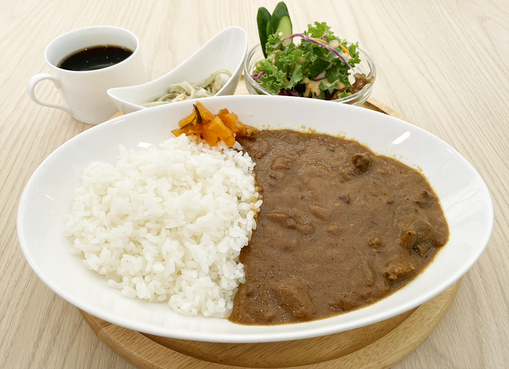 >牛すじカレーライス